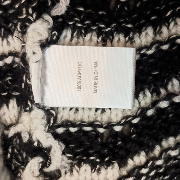 Made for me to look amazing Sweater Dress with Hat - Picture 7 of 9